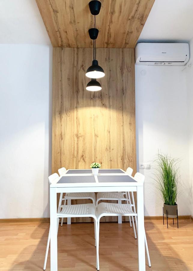 Laurel Apartments Bar Luaran gambar